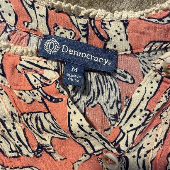 Democracy Blouse Women's Medium Tiger Pink Split Neck 3/4 Sleeve Shirt Top - Picture 3 of 7
